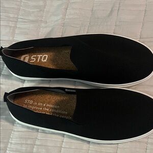 STQ Women's Classic Black Slip-On Sneakers